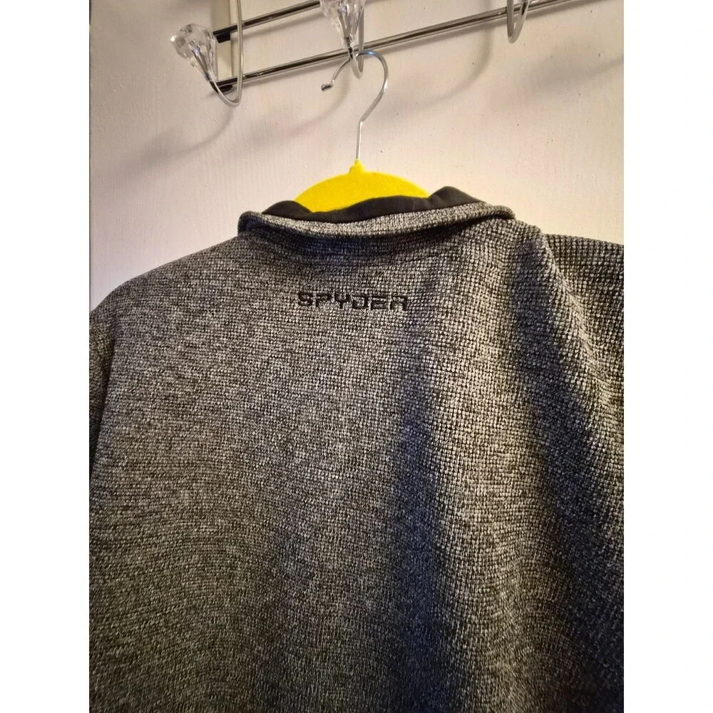 Mens Spyder Jacket, Size L, Gray And Black *Barely worn just a few times.